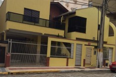 CASA RUA 283 - MEIA PRAIA SC