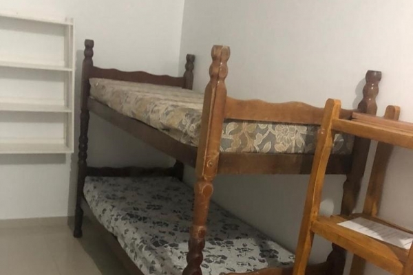 quarto-2-1DAA1E4D5-4D58-FA4D-B767-A0E20A28D0E0.jpg