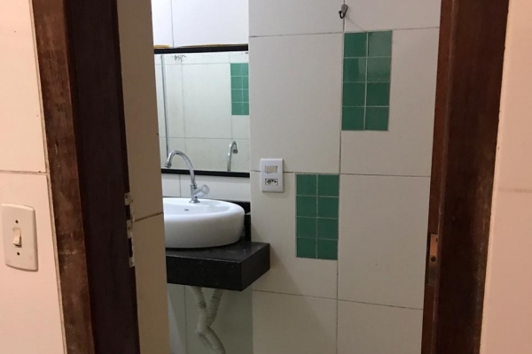 banheiro-suite-303679481-3451-702E-ECAA-72D9162BA86C.jpg