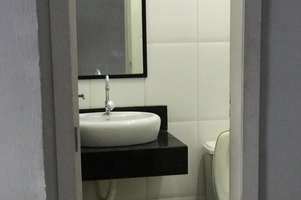 banheiro-suite-9B639B833-8729-0E20-CB86-9492B34DE01B.jpg