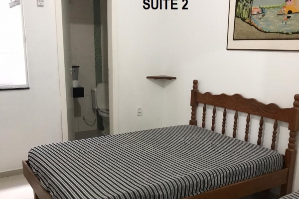 quarto-26E6E1086-A804-10A2-BA5E-712D1AE3F60B.jpg