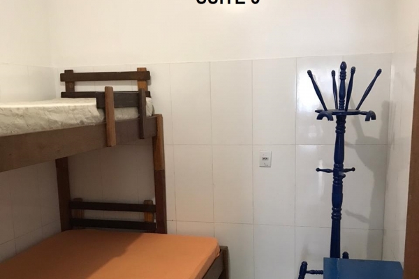 quarto-31F041082-9AE3-D0B7-F9E7-3F4E369DB8DD.jpg