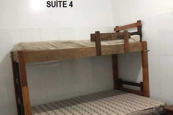 quarto-49486BB40-441F-1319-9649-92D0D8EFB01B.jpg
